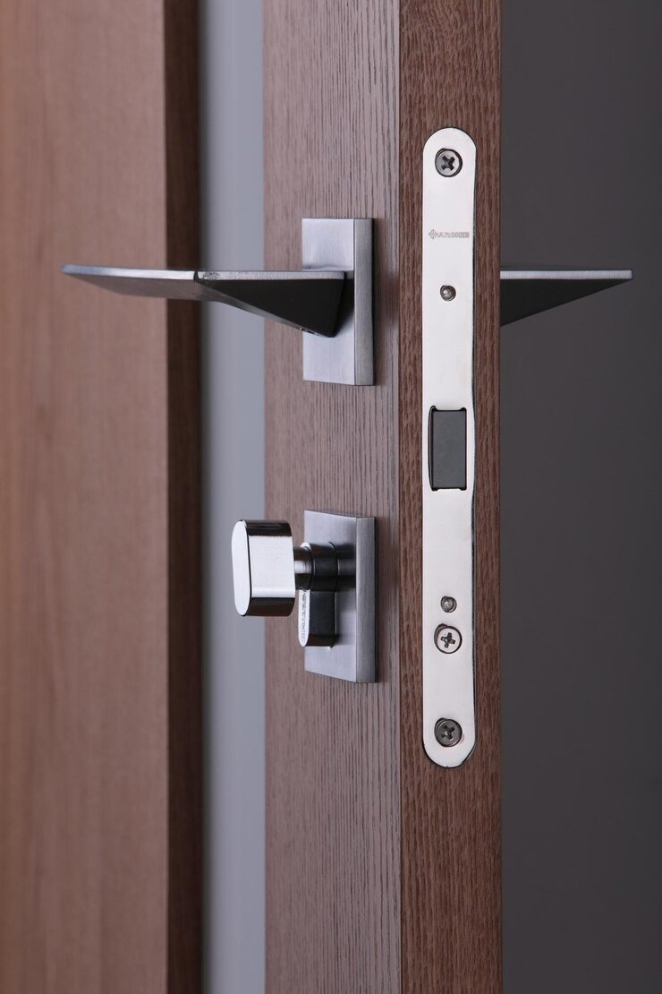 imgi_89_beautiful-door-house-with-beautiful-handle-it-s-nice-open-close-door_605811-667